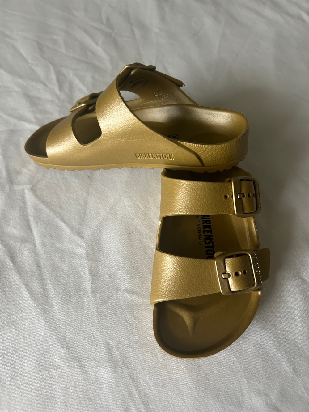 Birkenstock Kids Arizona Sandals in Metallic Gold - Picture 3 of 12